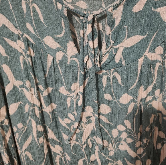 Weekend Suzanne Betro Women's Tunic Shirt Size 1X Green/Cream - Picture 2 of 8